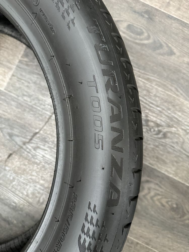 Шини Bridgestone 235/50/R19