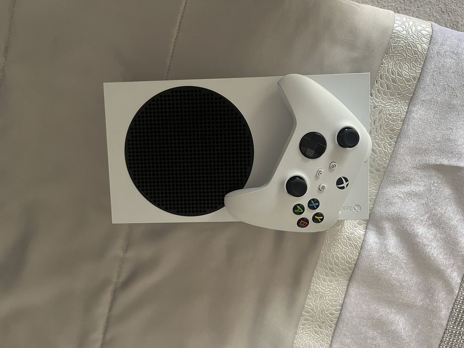 Xbox serie S com comando nova