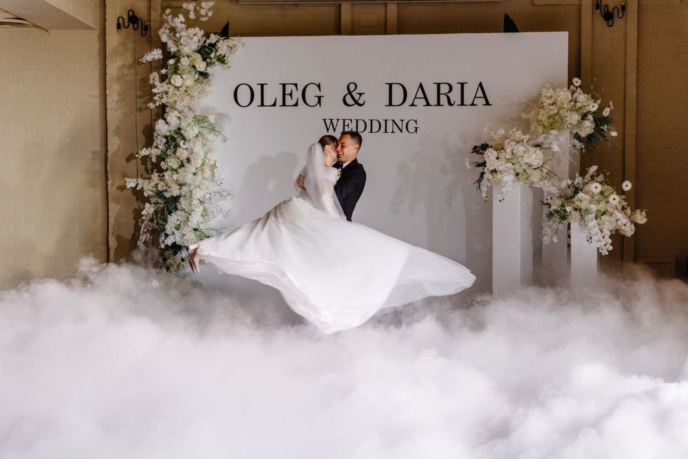 пишна весільна сукня