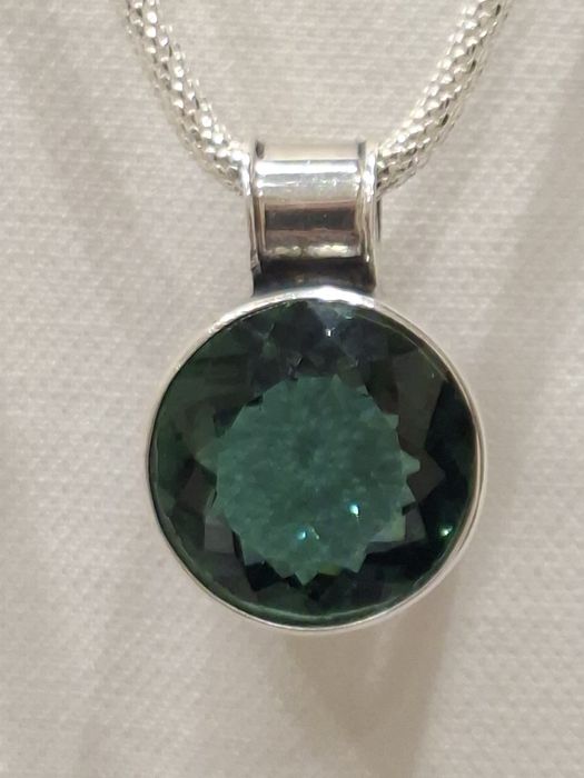 Zawieszka zielony topaz