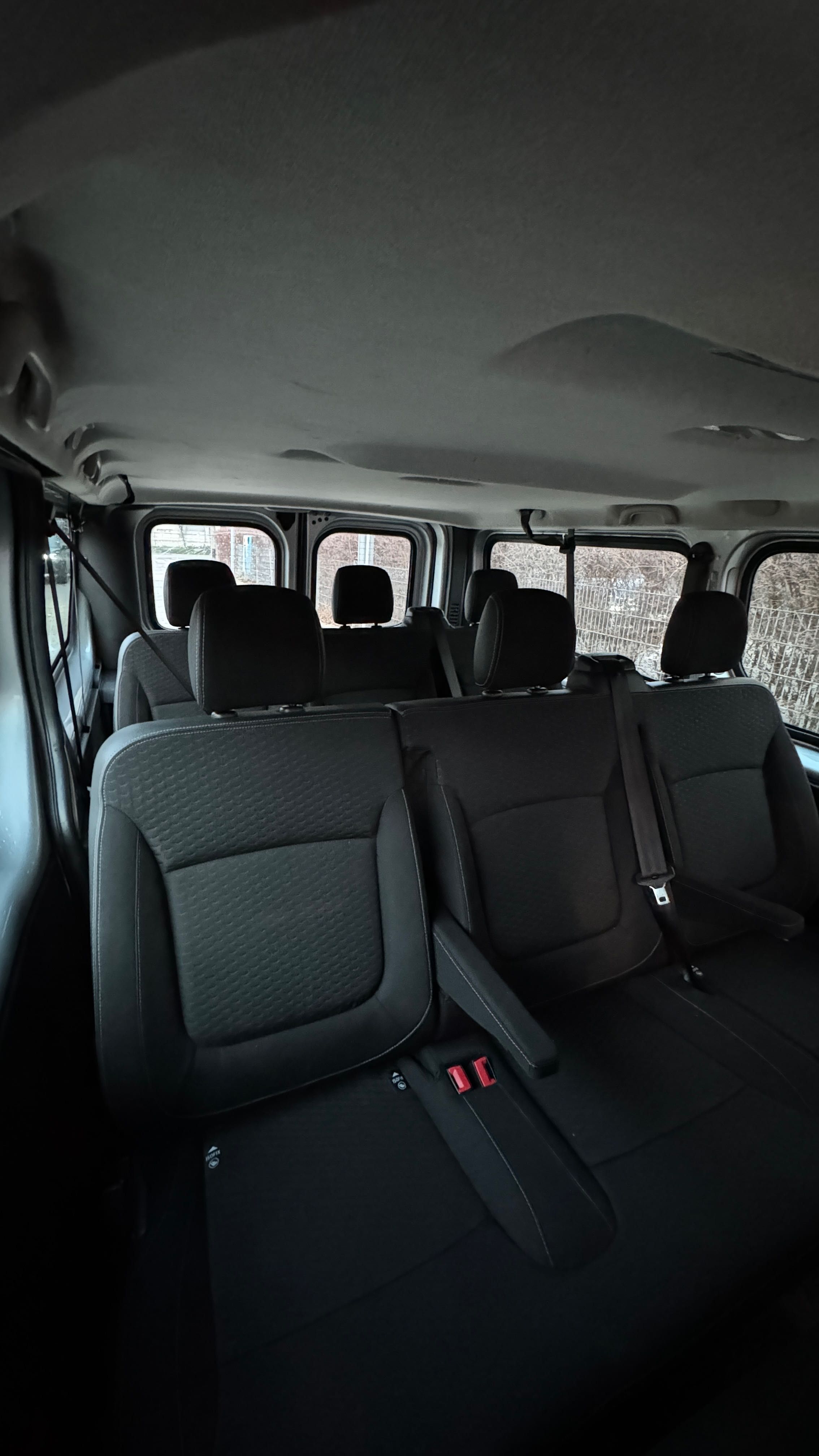 Wynajem auta bus van 9-osobowy Opel Vivaro Renault Traffic Long