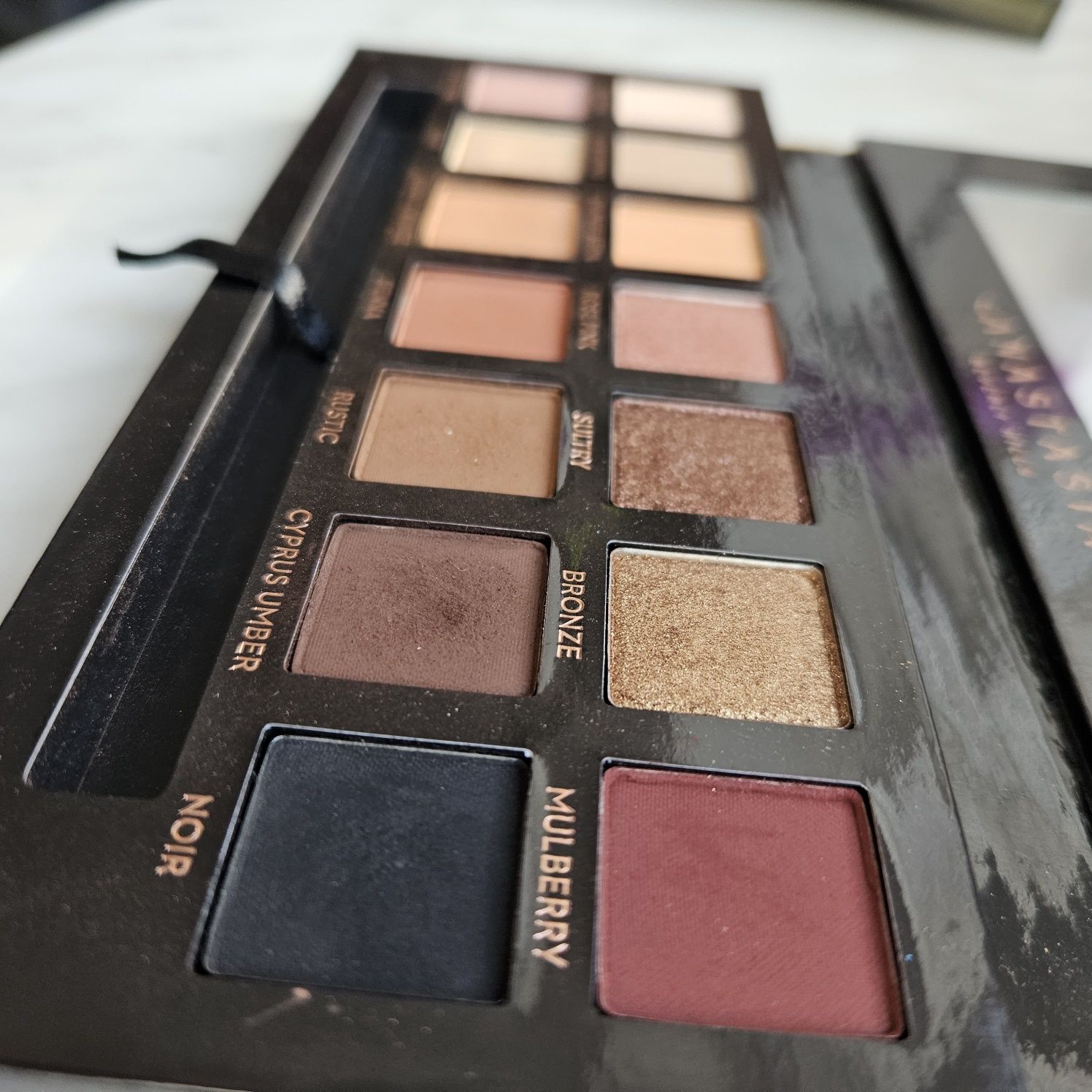 Anastasia Beverly Hills - SOFT GLAM