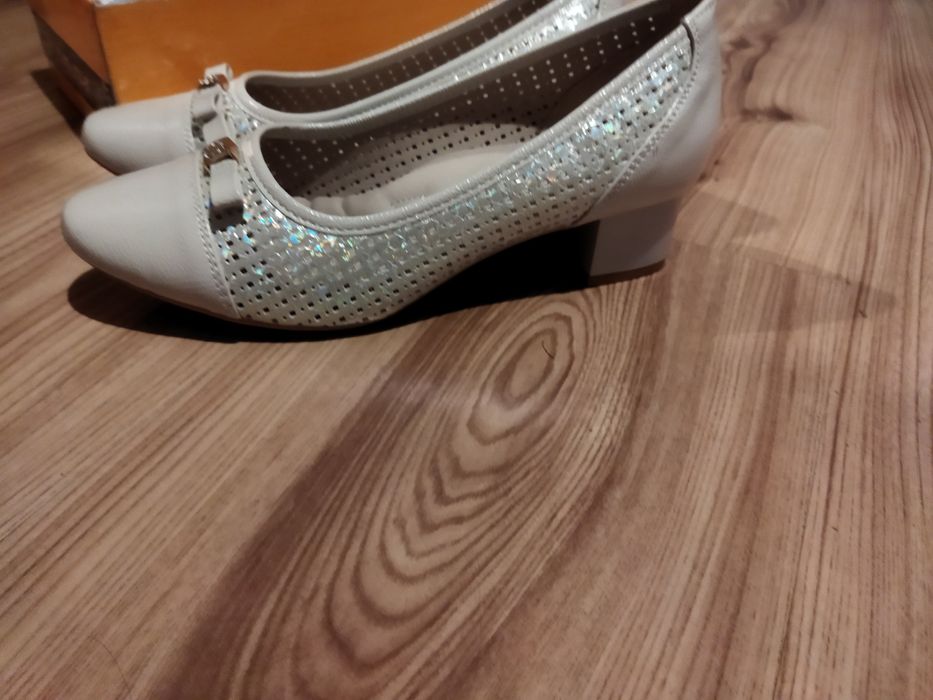 Buty damskie wyjściowe