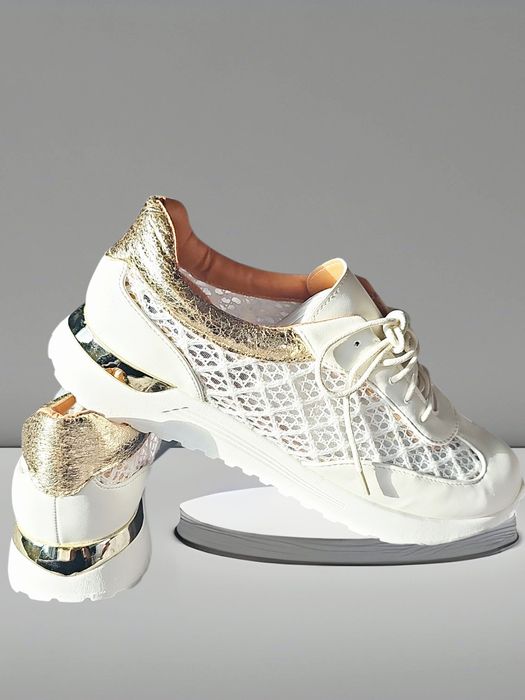 Buty sportowe damskie w eleganckiej białe zdobione złocenia 41-26,5
