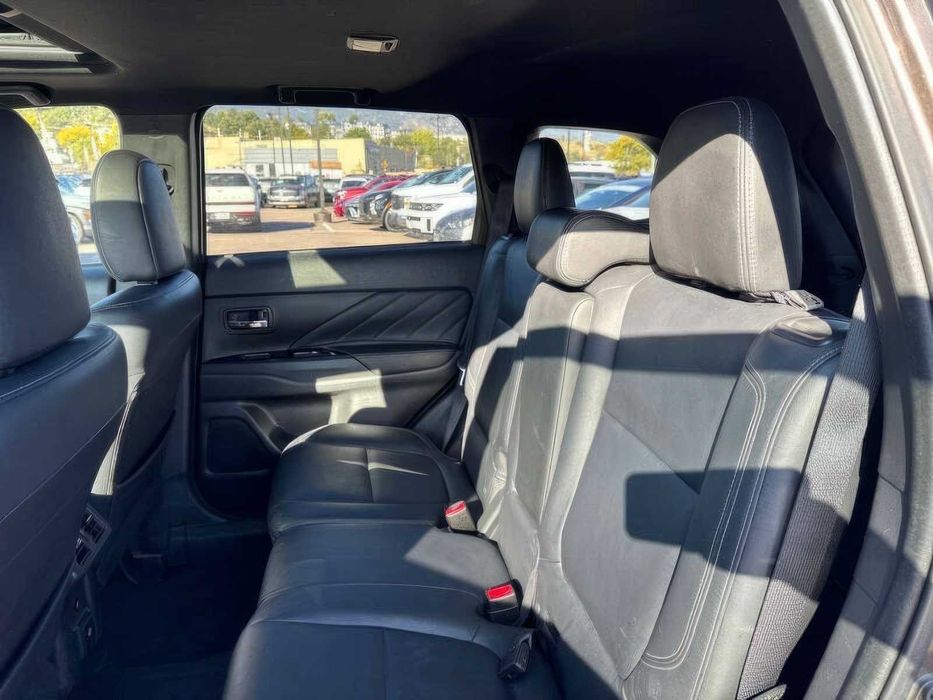 Mitsubishi Outlander PHEV GT      2019