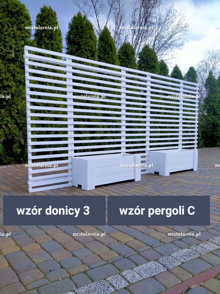 Donica z pergolą płot lamelowy pergola doniczka