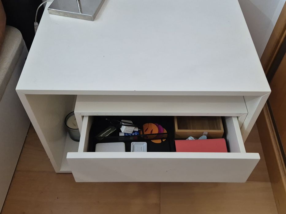 Mesinha de cabeceira LasKasas