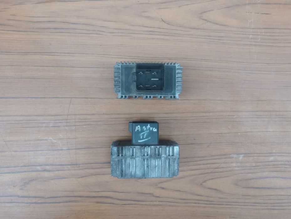 Реле свічок розжарювання накала Trafic/Peugeot/Caddy/Skoda/AstraZafira