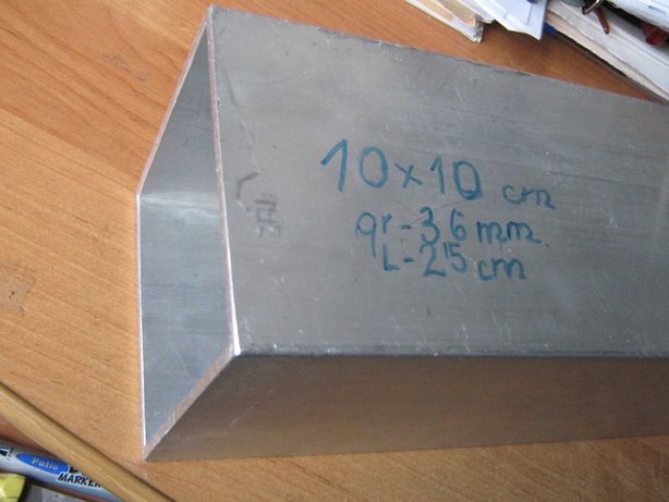 Kształtownik aluminiowy, o przekroju 100x100x3,6 mm,dług.250mm