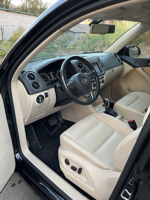 Продам авто Volkswagen Tiguan
