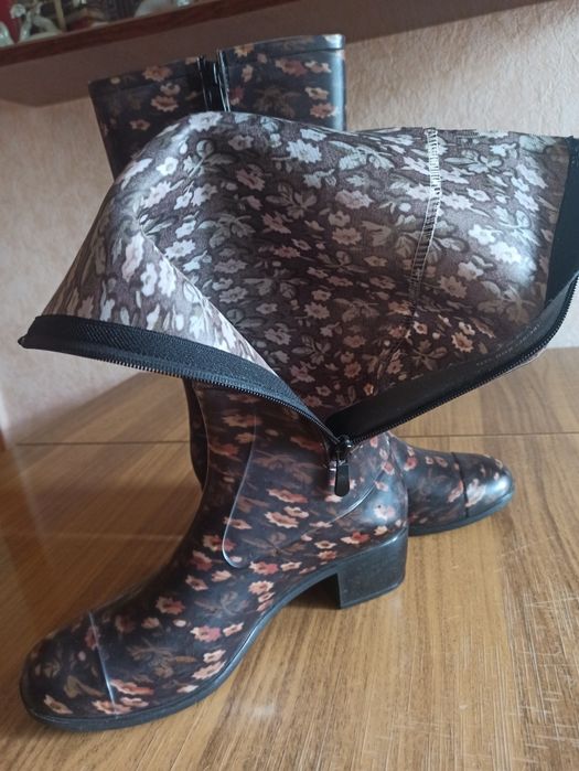 Резинові  чоботи.