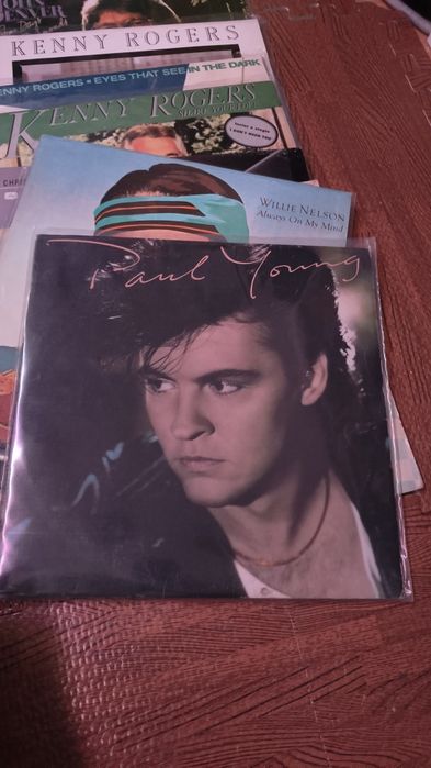 John Denver 2 discos Paul Young Kenny Rogers 3 discos de 
Kenny Rogers