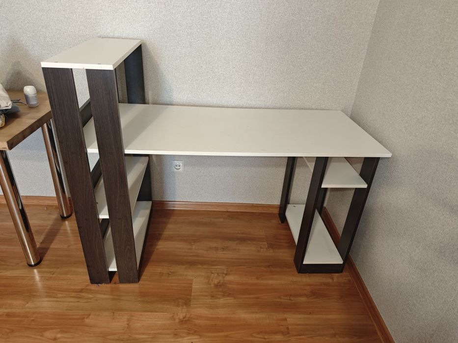 Стол компьютерный полноразмерный