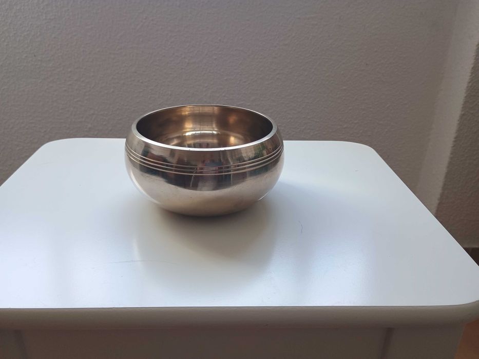 Taça tibetana lisa dourada