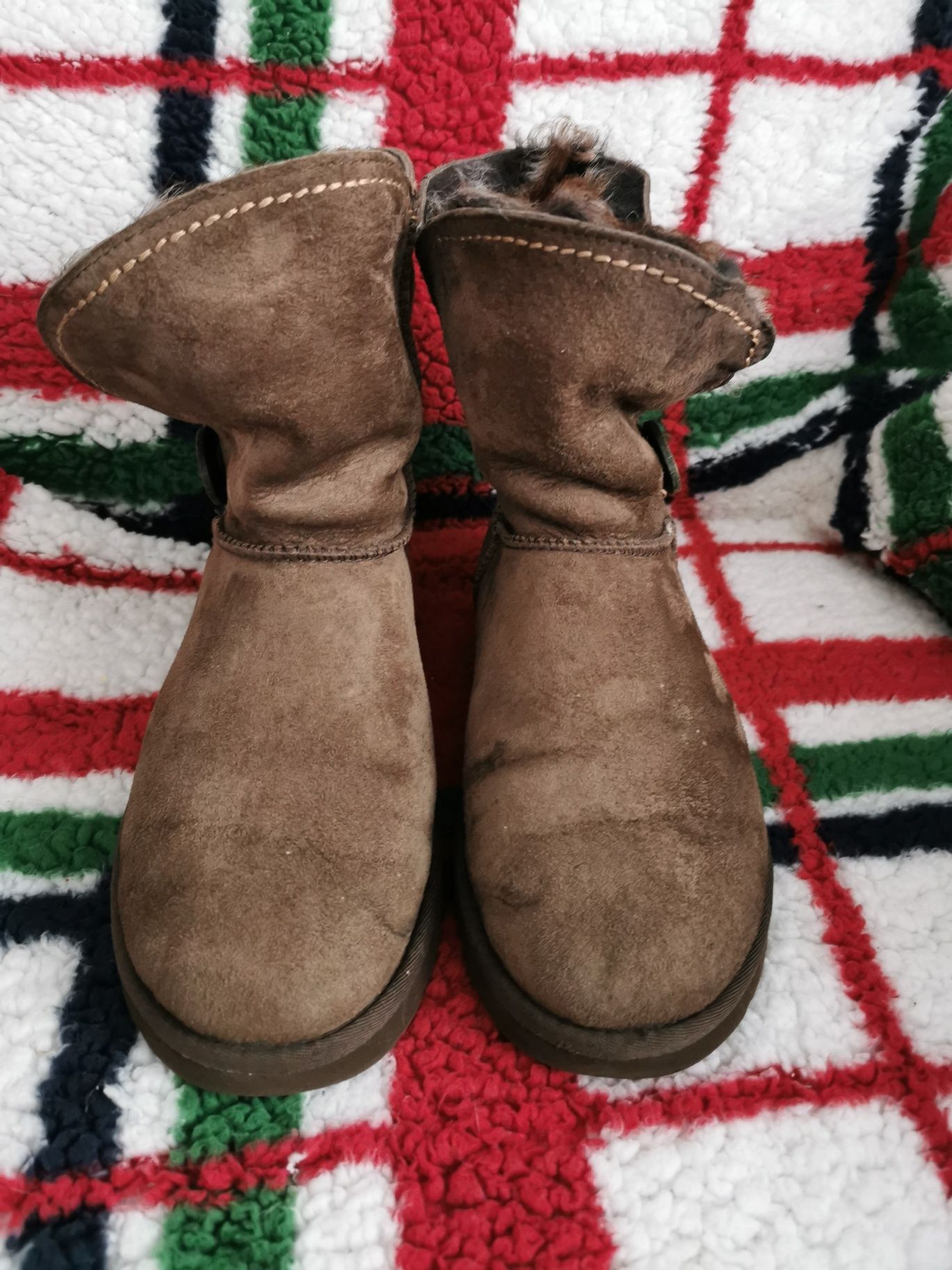 Ugg Australia Meadow Oryginalne śniegowce saszki mukluki 39
