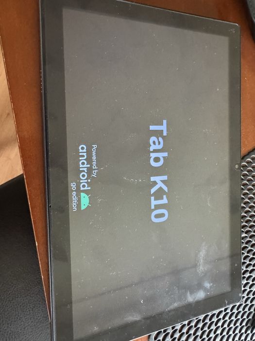 Tablet 10 cali prawie nowy