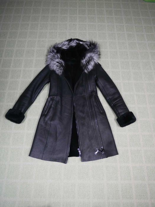 Пальто кожаное женское