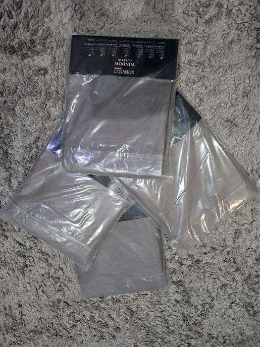 Piękna zasłona welwetowa w kolorze jasno szarym 130x250 - 4 sztuki.