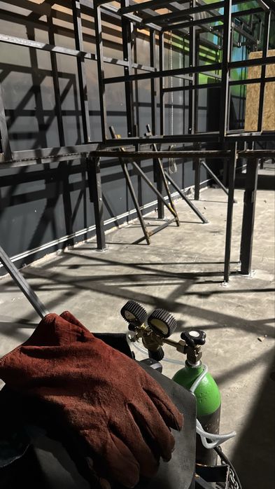 Spawacz, mobilny spawacz, usługi spawalnicze, konstrukcje