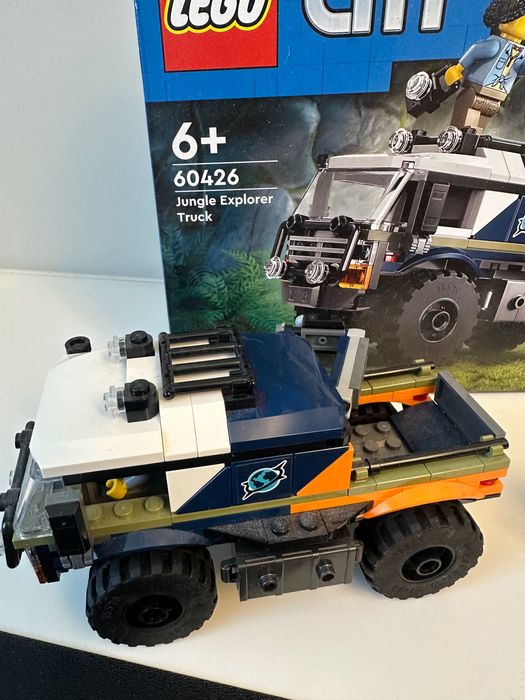 Конструктор LEGO City Позашляховик для дослідження джунглів