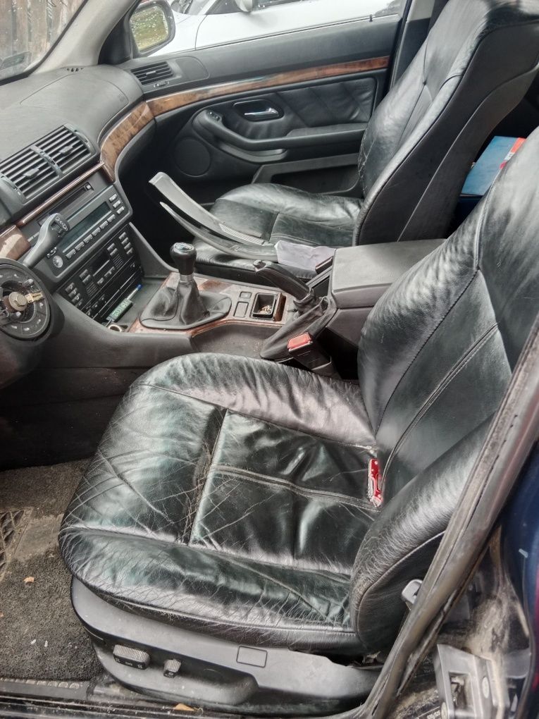 Fotele elektryczne skóra czarna wnętrze  boczki pamięć wiązka BMW e39