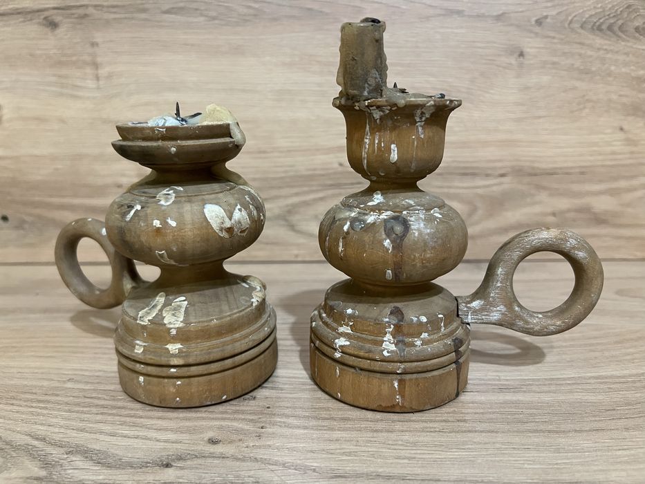 Підсвічники деревʼяні, ручноі роботи.