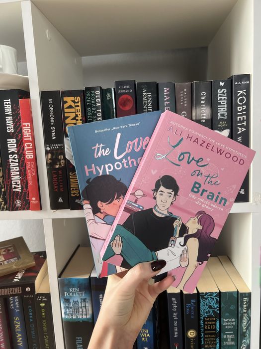 Love on the brain i The love hypothesis - Ali Hazelwood