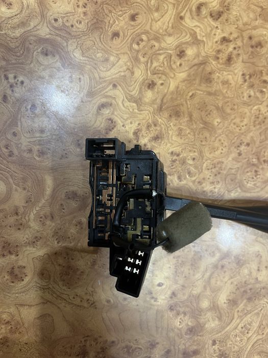 Подрулевой переключатель Nissan