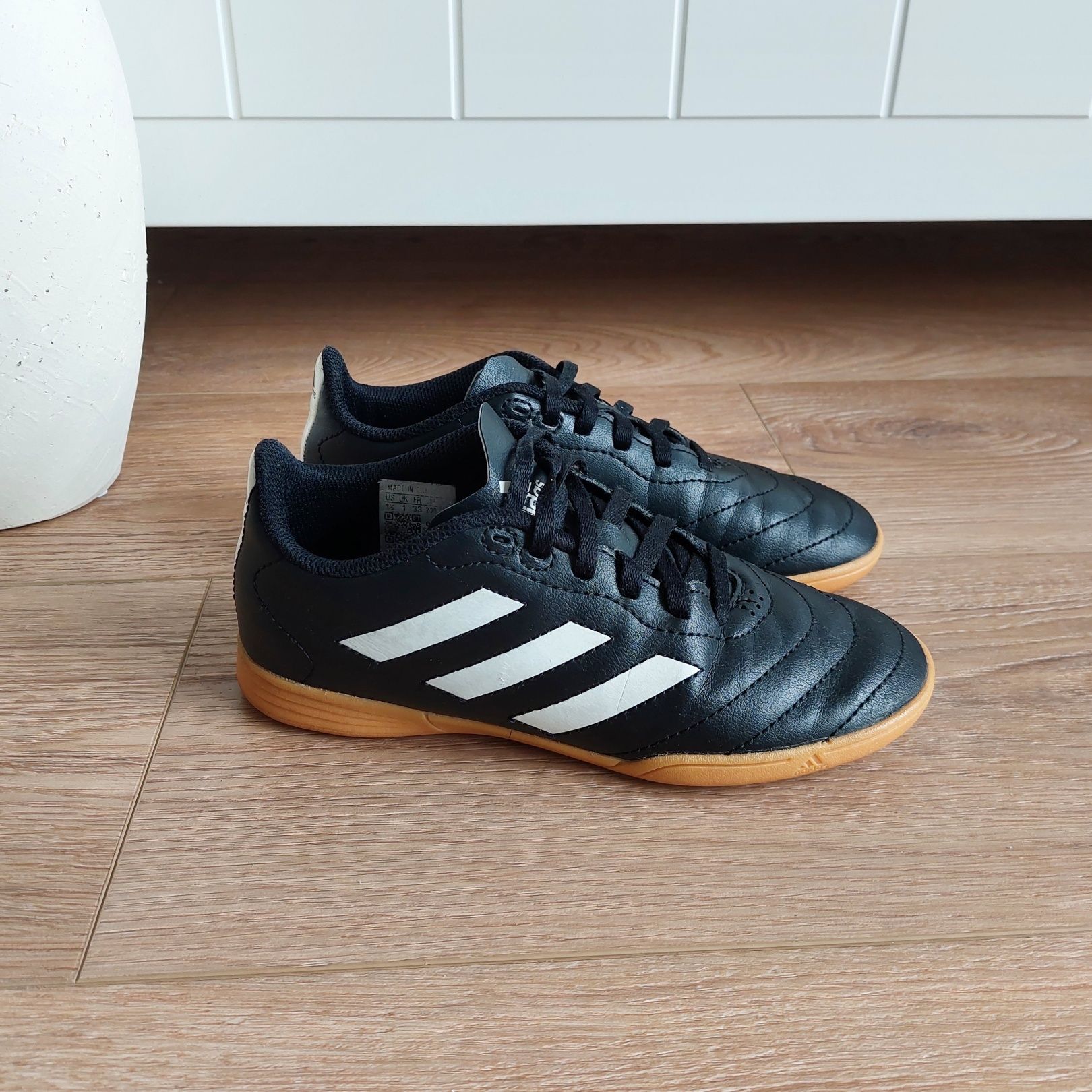 Buty halowe Adidas Goletto rozm. 33