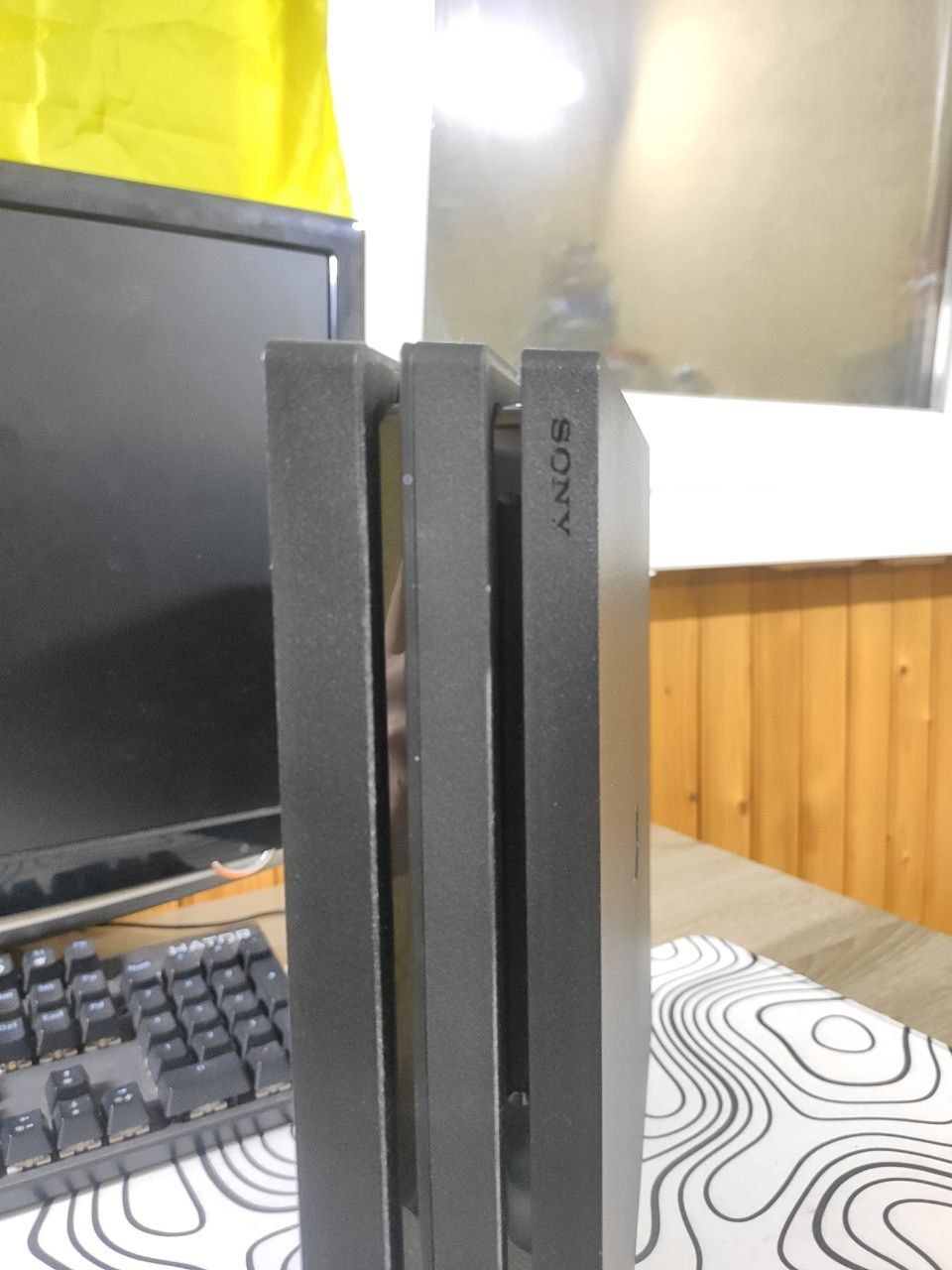 Ps4 pro 1 терабайт в стані як нова