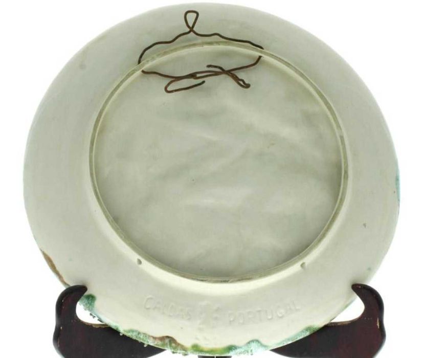 Prato decorativo com galinhas em faiança das Caldas