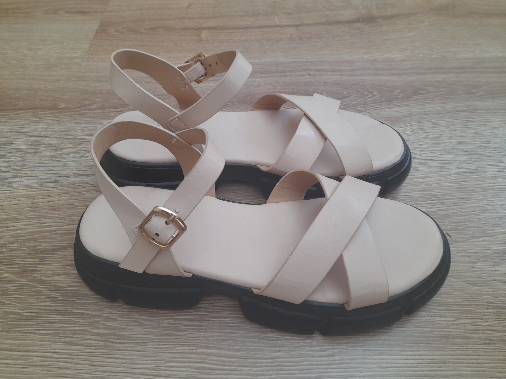 C'M Paris buty damskie sandałki rozmiar 39