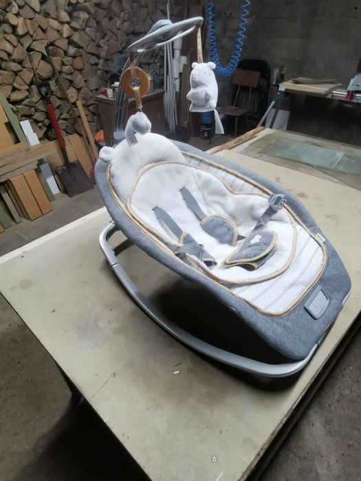 Espreguiçadeira com vibração e música da zippy