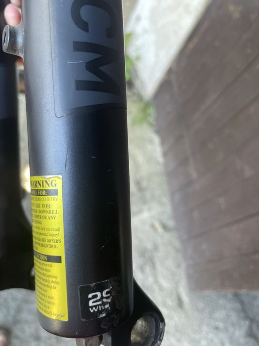 Sr Suntour XCM sztywna os qr