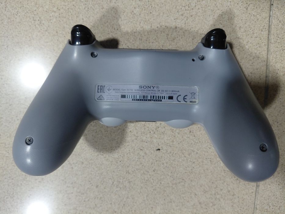 Comando ps4 20th aniversário