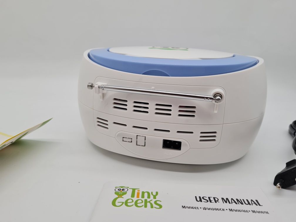 Tiny Geeks Odtwarzacz CD z portem USB  wejściem audio i radio FM