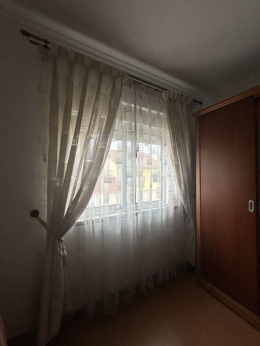 Cortinados com varão