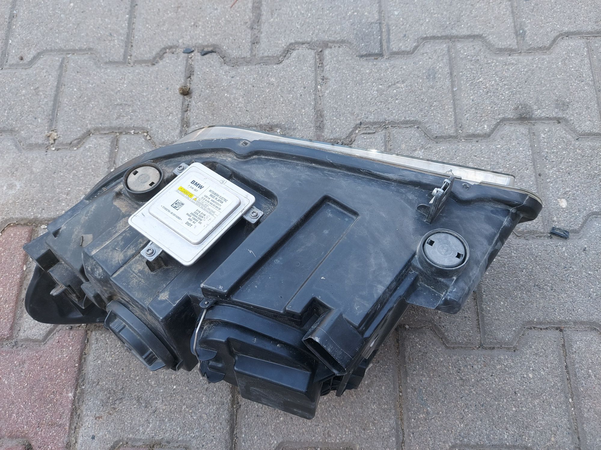 Lampa reflektor BMW X1 E84 xenon skrętna dynamic prawa EUROPA