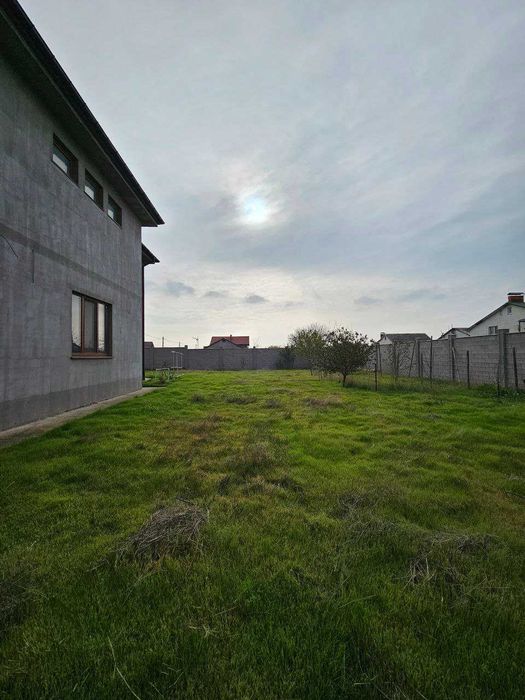 Продам дом в пгт Таирова на участке 12 соток. Весь пакет документов