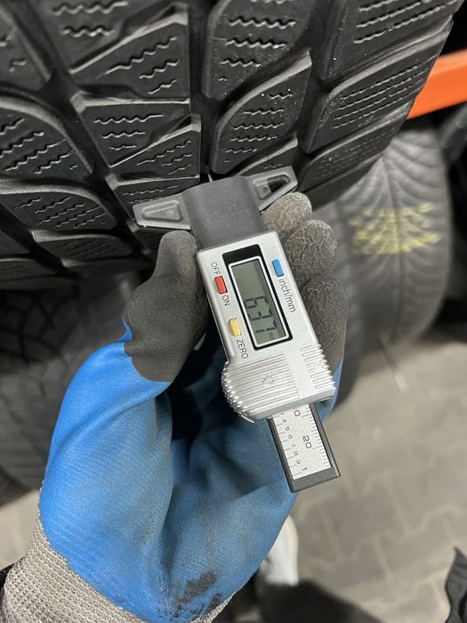 Шини,Резина,Пара,Зима 225/45/18 95V Bridgestone Blizzak LM-25V