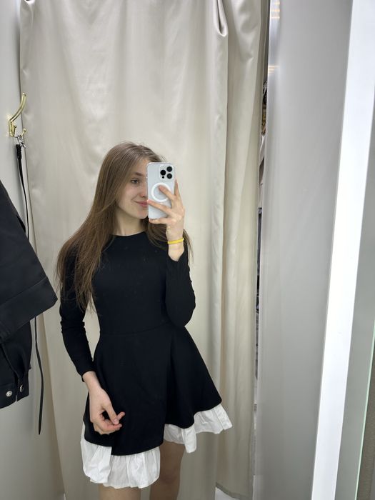 Сукня чорна з білим подʼюбніком