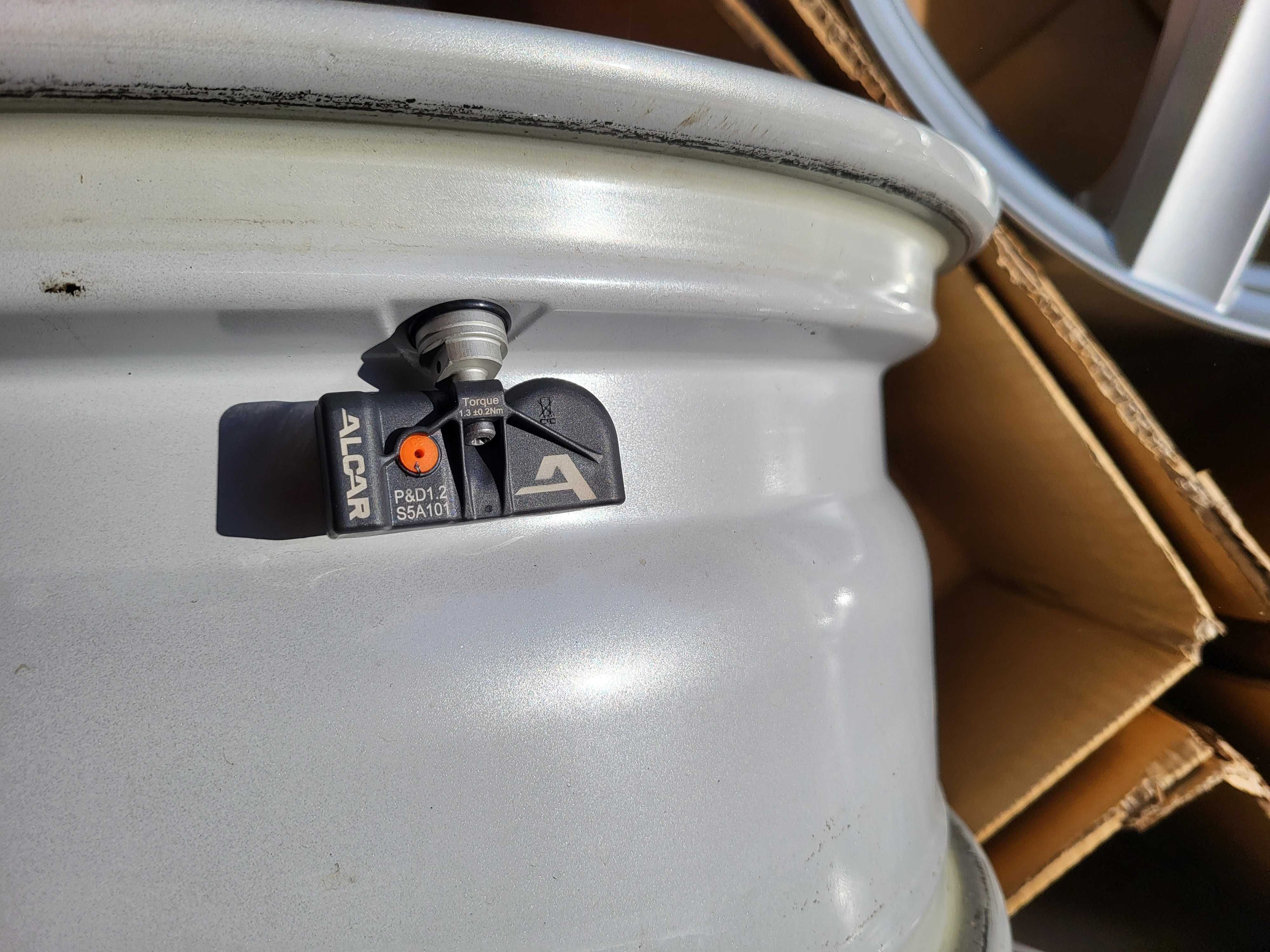 [662] Felgi aluminiowe 17 Cali 5x112 ET30 7,5Jx17H2 VW + Czujniki