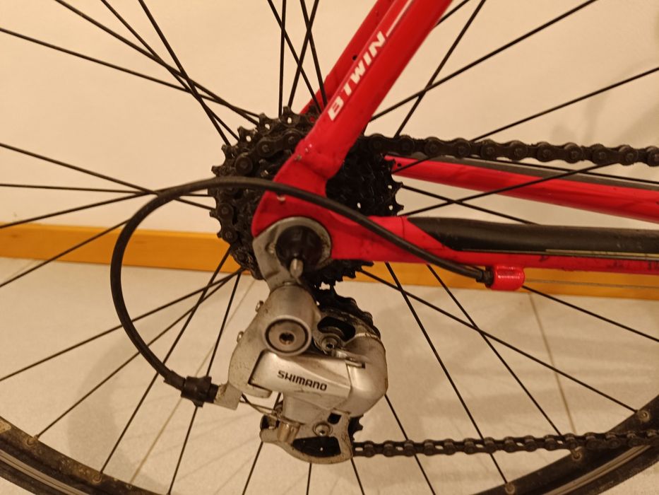 Bicicleta de Estrada, BTWIN Modelo Triban 3, Optimo para iniciantes.