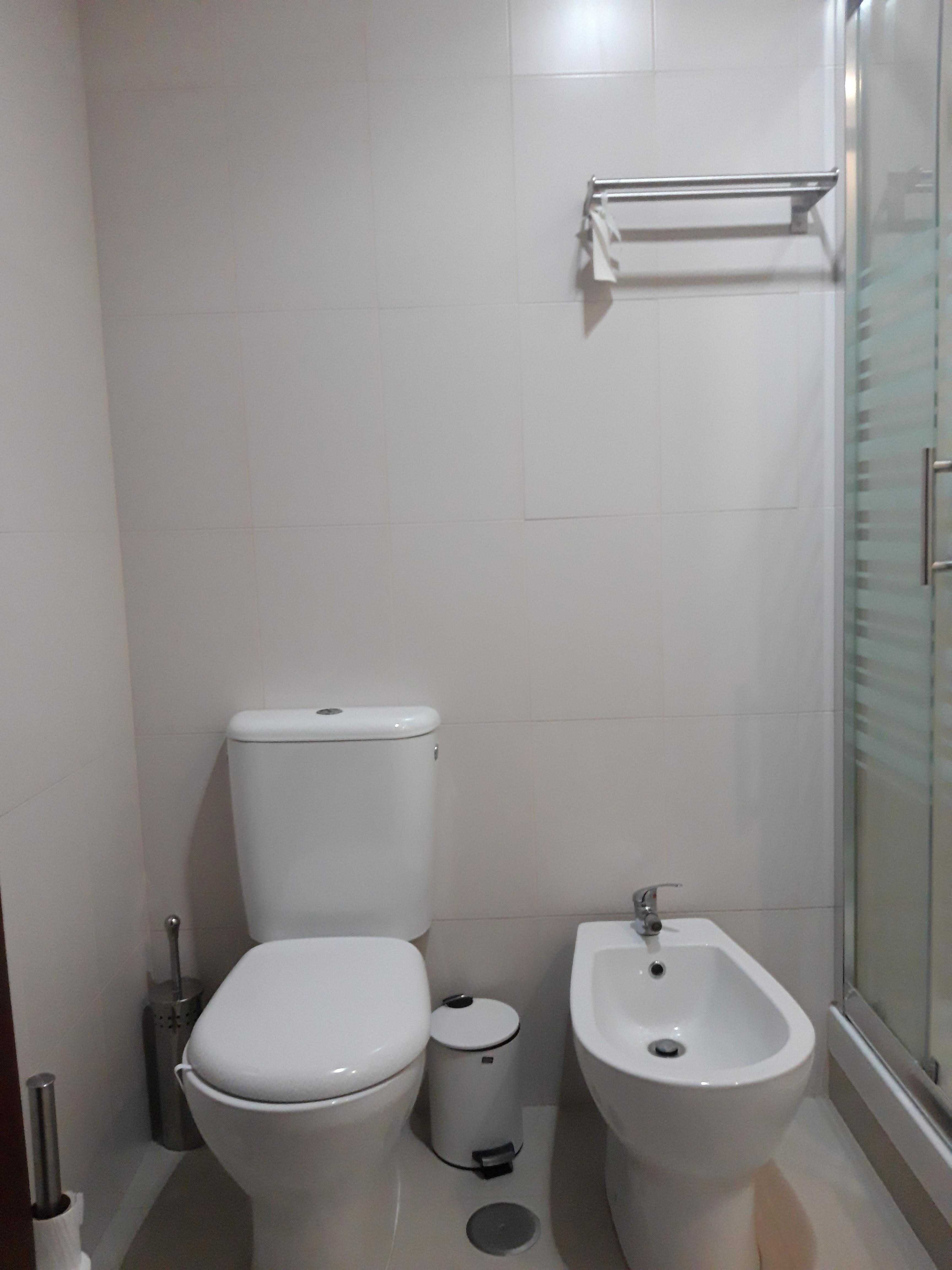 Quarto Rapariga FCT - EGas Moniz Monte da Caparica