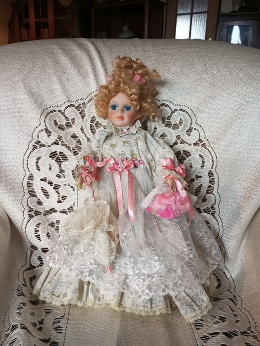 Lalka porcelanowa