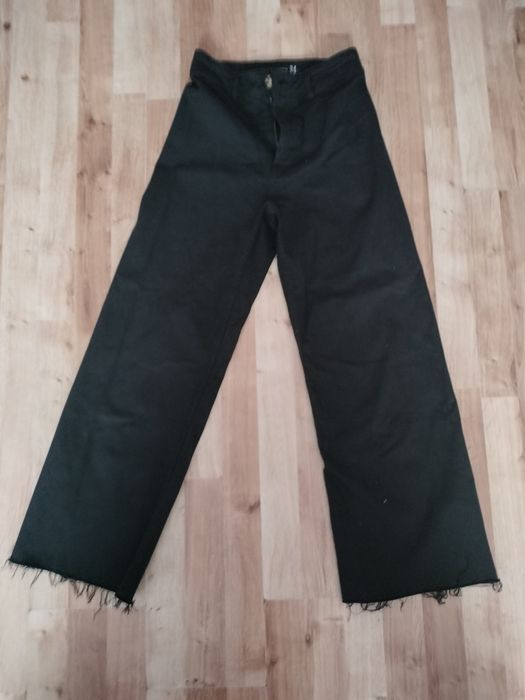 Spodnie damskie Stradivarius
