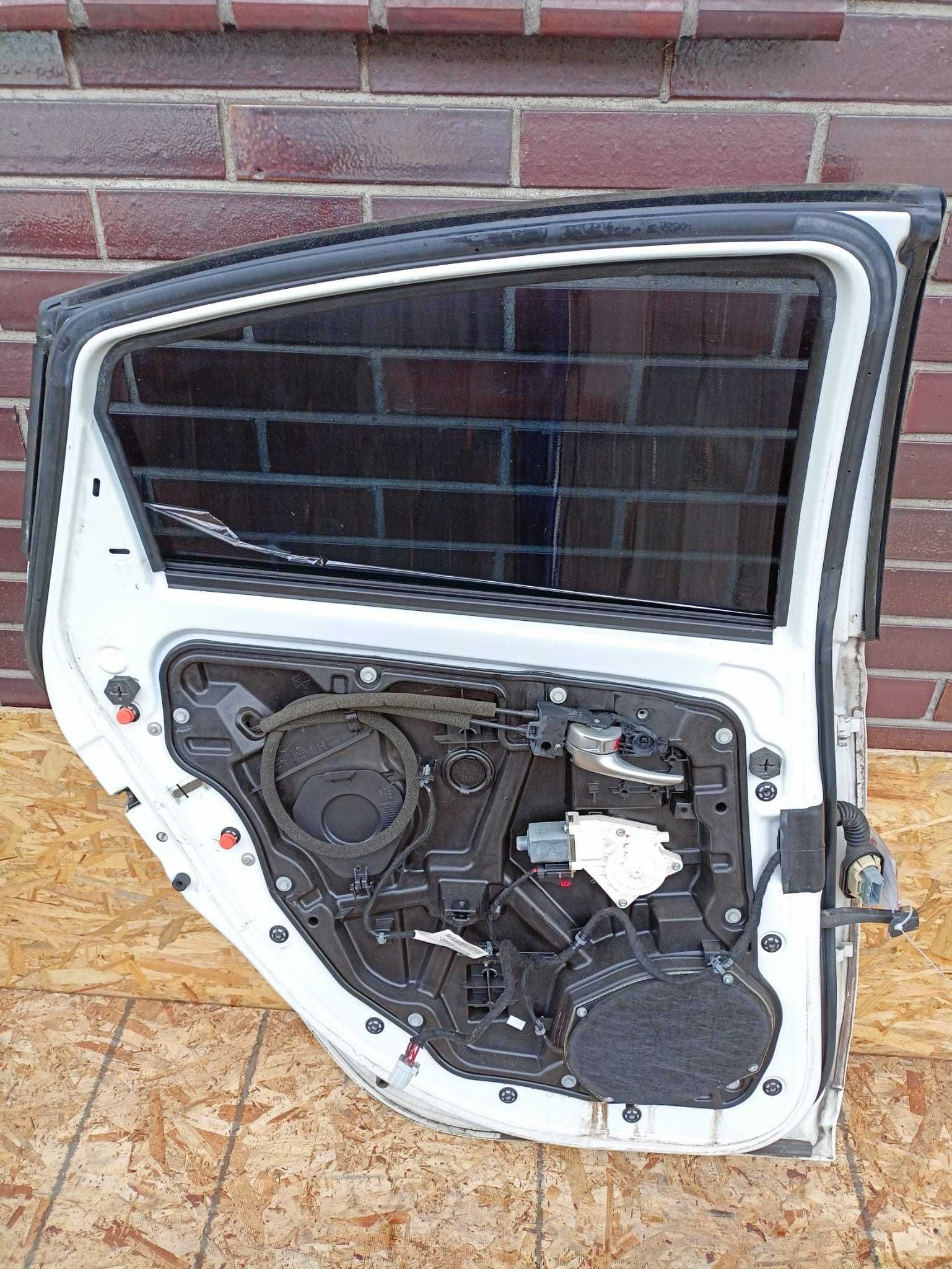 Dodge Dart 2012 - 2016 Drzwi LewaTył KPL USA