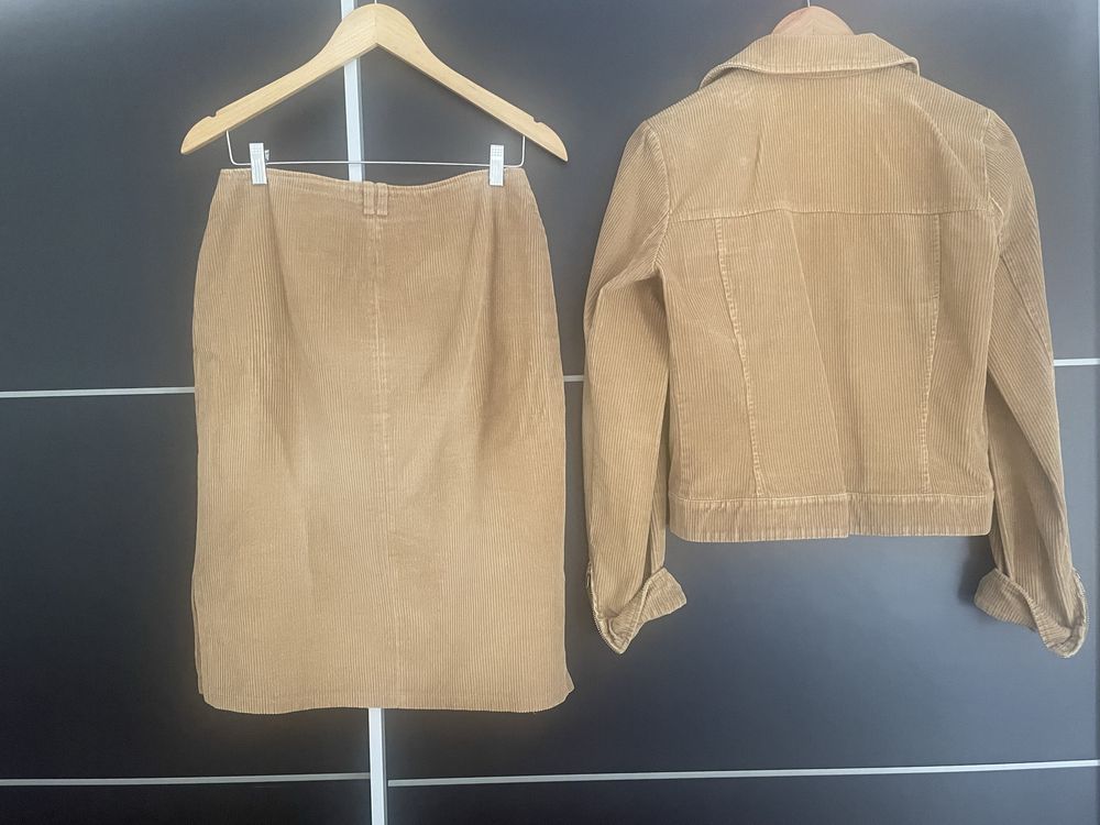 Conjunto saia e blusao camel em bombazina