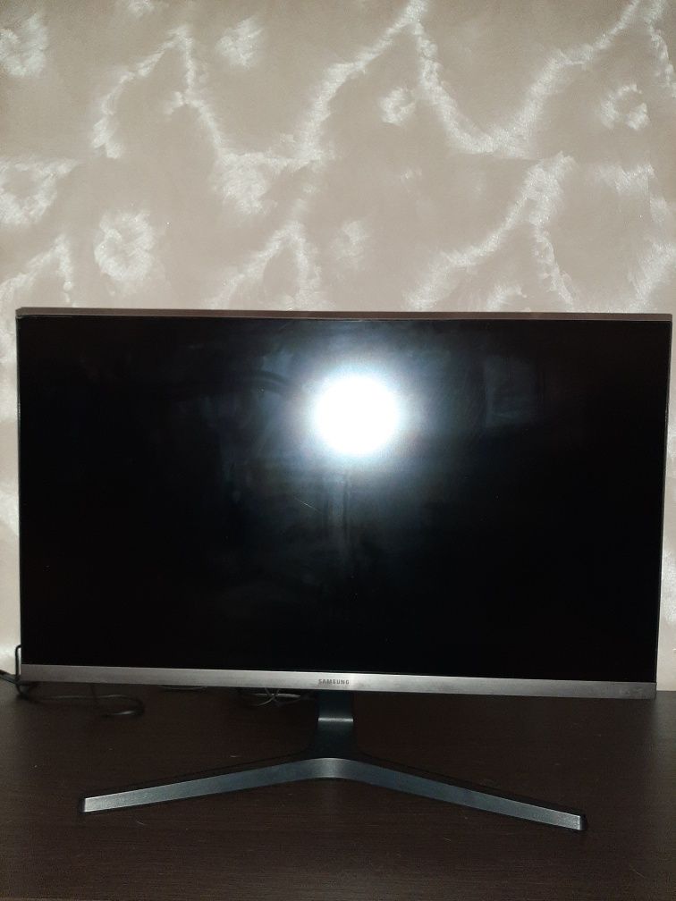 Монитор Samsung 28 UR55(не рабочий)