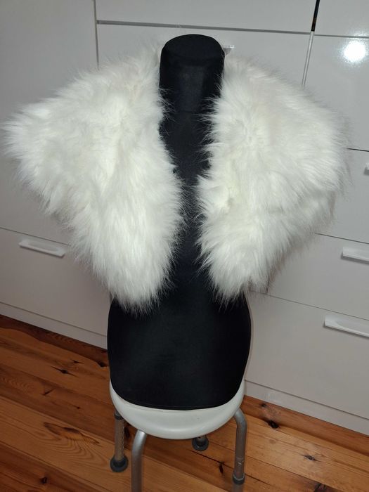 Biale futrzane bolerko versima rozm M z metki L